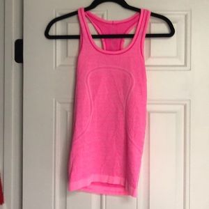 Lululemon tank